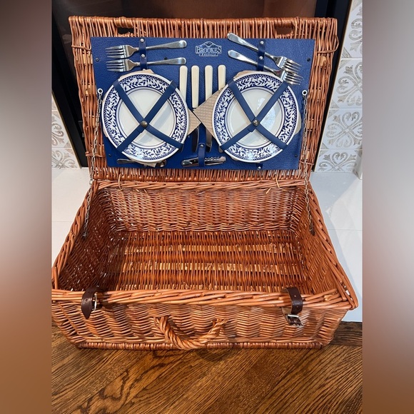 Brookes Baskets Other - Brookes Baskets Vintage Wicker Picnic Basket-Made in England Set of 4 Plates etc
